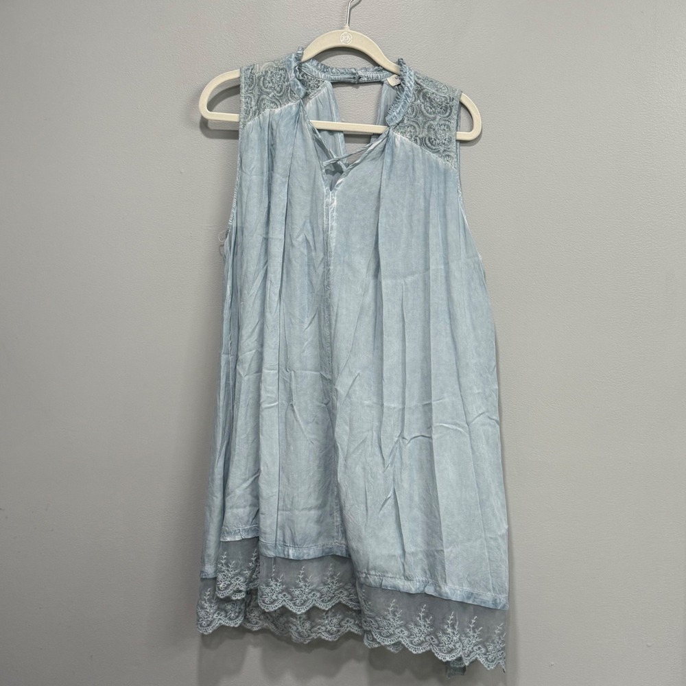 Umgee Light Wash Sleeveless Lace Trim Tunic Top Blue Large boho costal ethereal